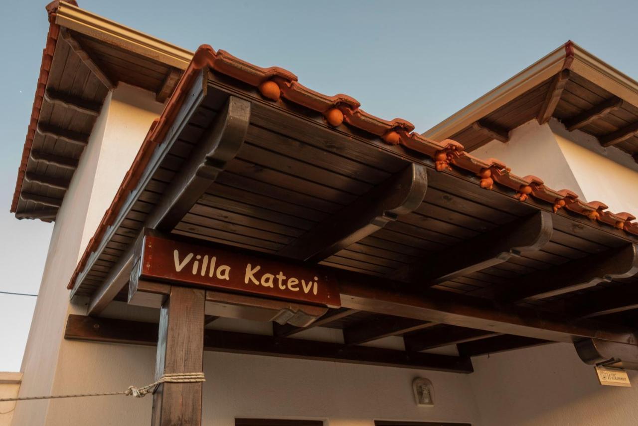 Katevi Luxury Seafront Villa Ierissos Exterior foto